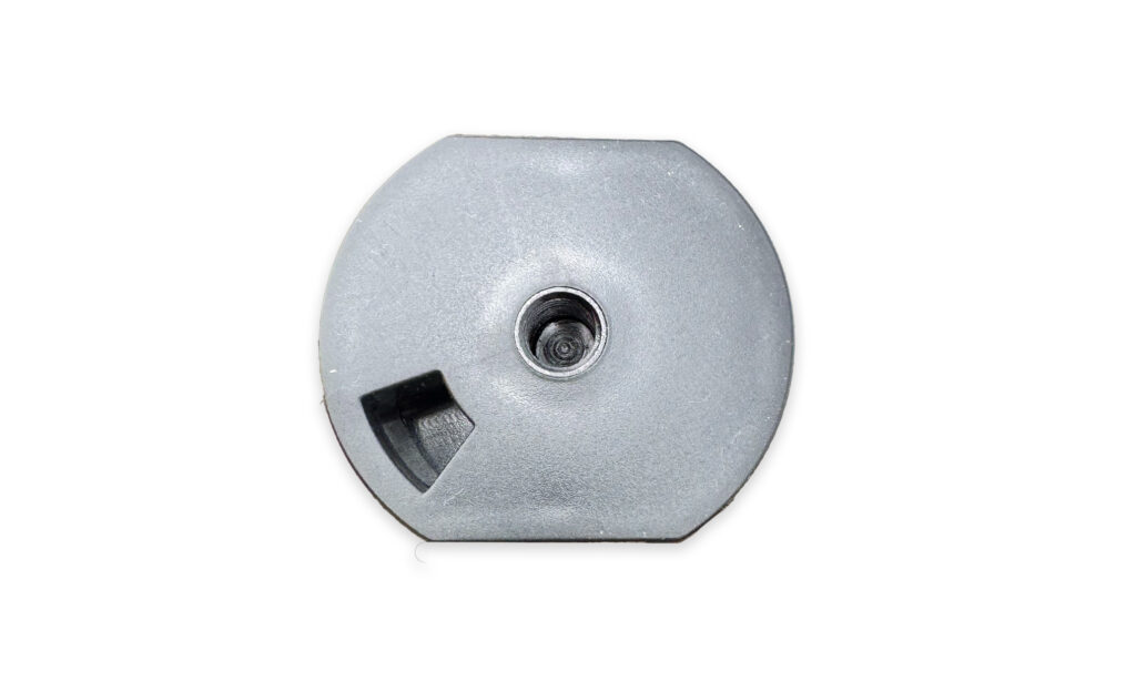 … wird auf der Unterseite aufgeschraubt