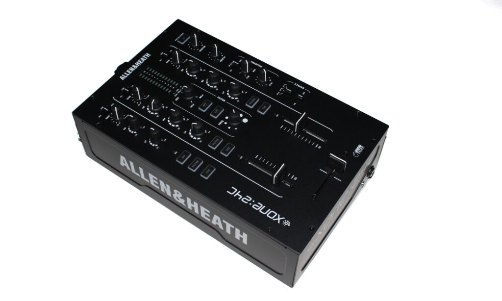 Ein Blick auf das solide Gehäuse des Allen & Heath XONE:24C