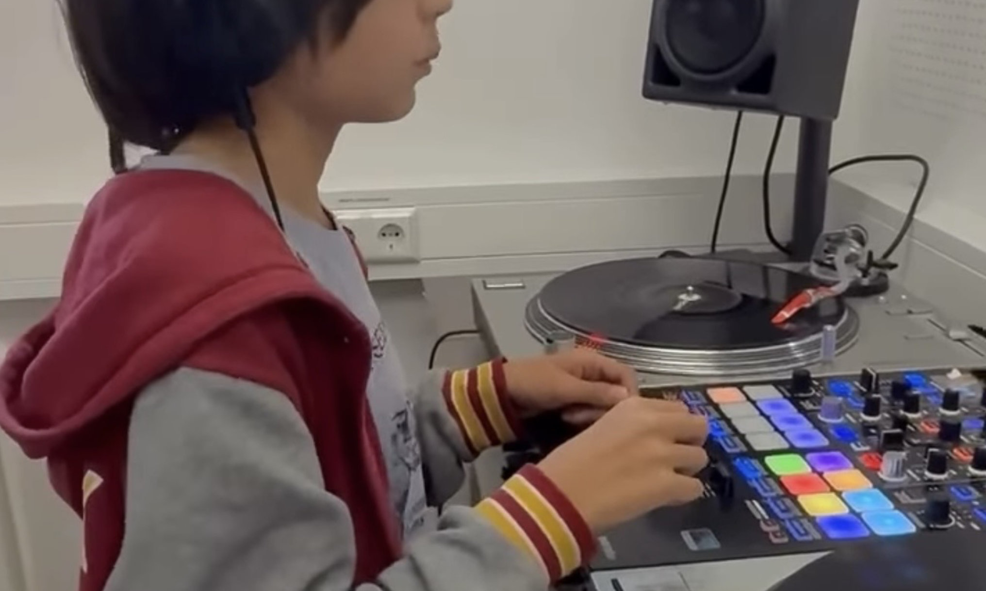 Traditionelles Auflegen fördern und gemeinsam feiern: Comeback der Schuldisko Initiative Artikelbild