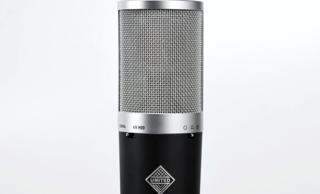 Frontansicht des UT 67Tube Röhrenmikrofons