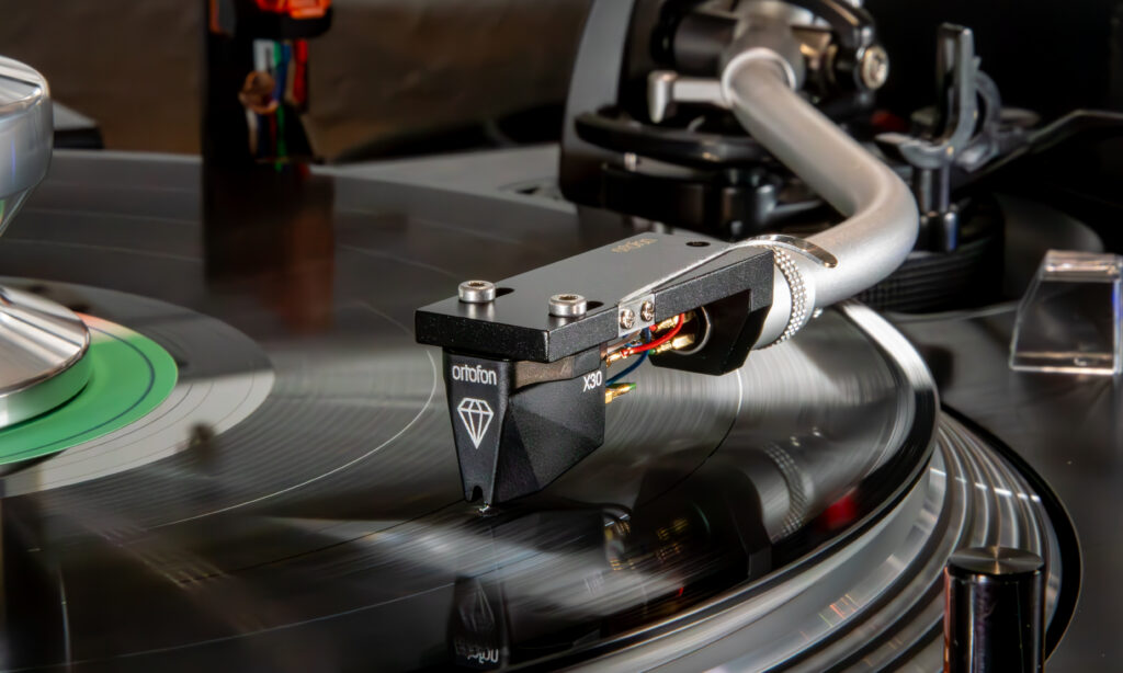 Auch das MC X40 lässt sich wie auch das X30 leicht installieren und auch unkompliziert justieren