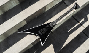 Jackson Pro Plus Christian Andreu RR24: Geht noch mehr Metal? Artikelbild