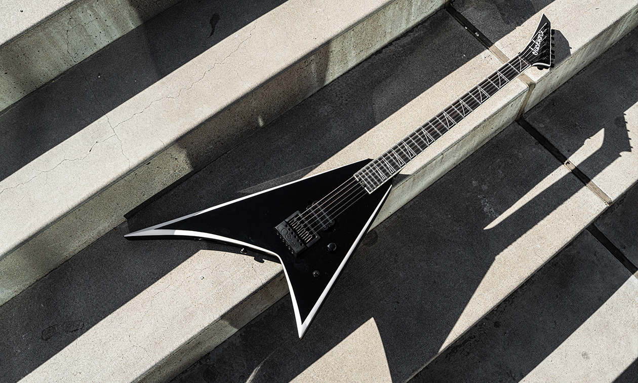 Jackson Pro Plus Christian Andreu RR24: Geht noch mehr Metal? Artikelbild