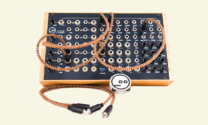 Neutral Labs LUNA: experimenteller digitaler Lunetta Synthesizer Artikelbild