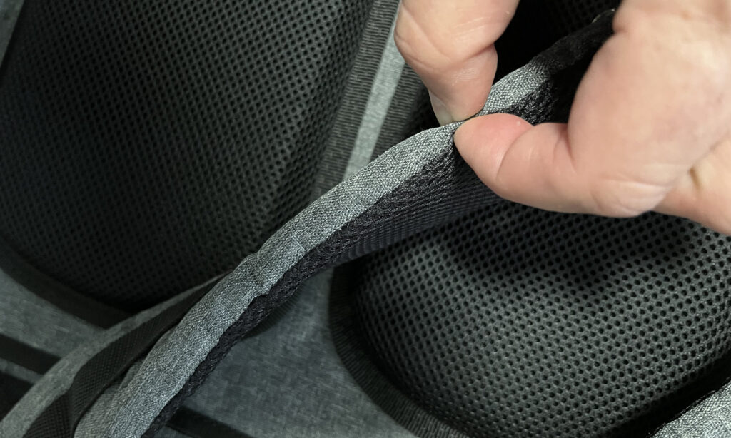  Der Zusatzgurt ist auch gepolstert