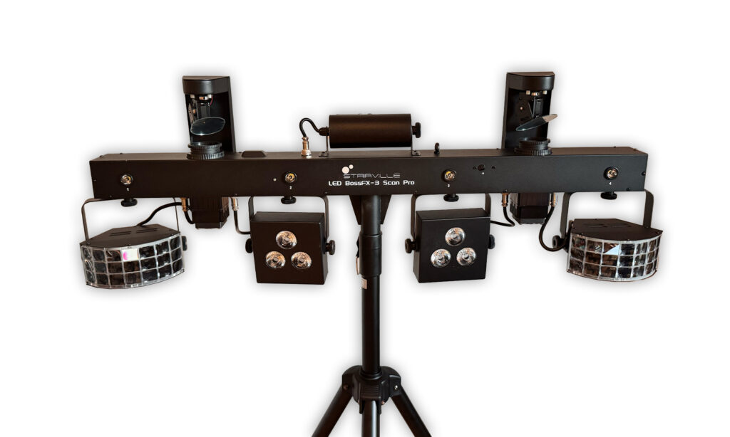 Oben sind drei der insgesamt elf Lampen beim Stairville BossFX-3 Scan Pro verbaut