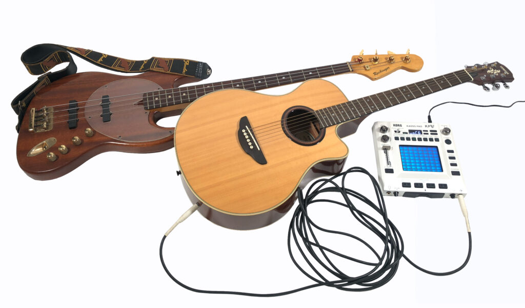 Korg Kaoss Pad V mit Bass und Gitarre