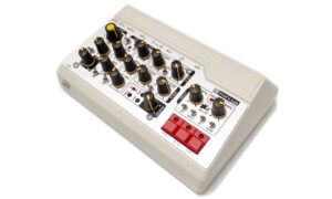 Fred's Lab Angler: monophoner analoger Synthesizer mit Effekten Artikelbild