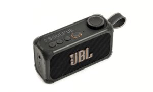 Test: JBL BandBox Solo – Mini-Amp, Bluetooth-Box und KI-Übetool in Einem? Artikelbild