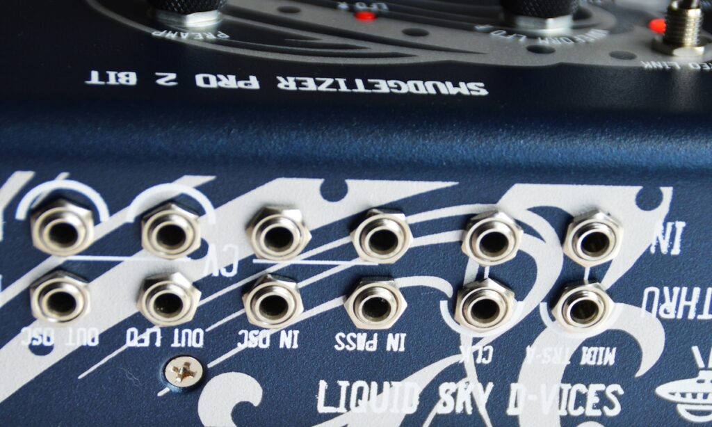 Smudgetizer Pro Anschlüsse (Bildquelle: Liquid Sky D-Vices)