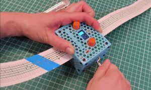 Wee Noise Makers Punch, Feed, Play: Lochkarten & Kurbel Sound Artikelbild