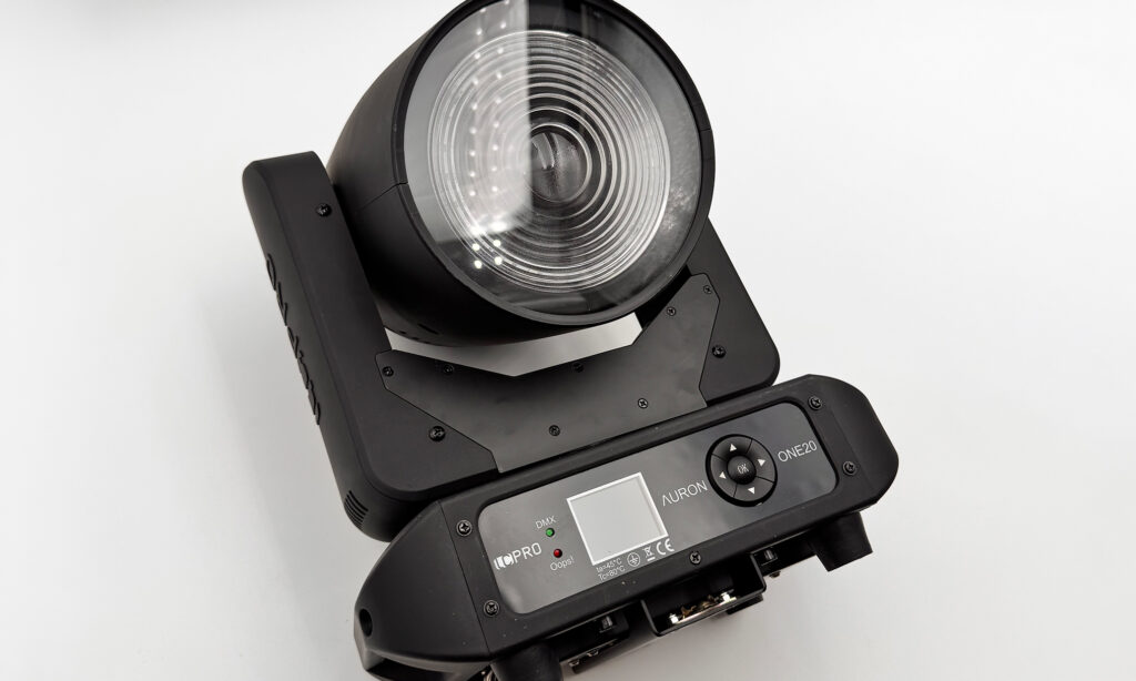 Der LCPRO Auron One20 kommt mit großer Fresnel-Linse
