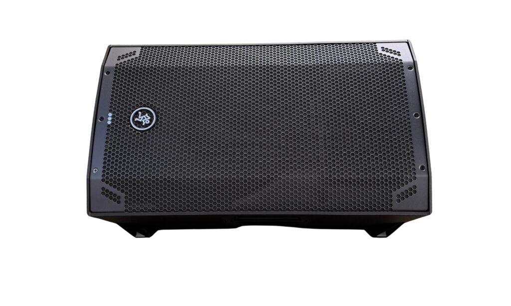 Das Gehäuse der Mackie Thump 12v4 verfügt über eine Monitorschräge