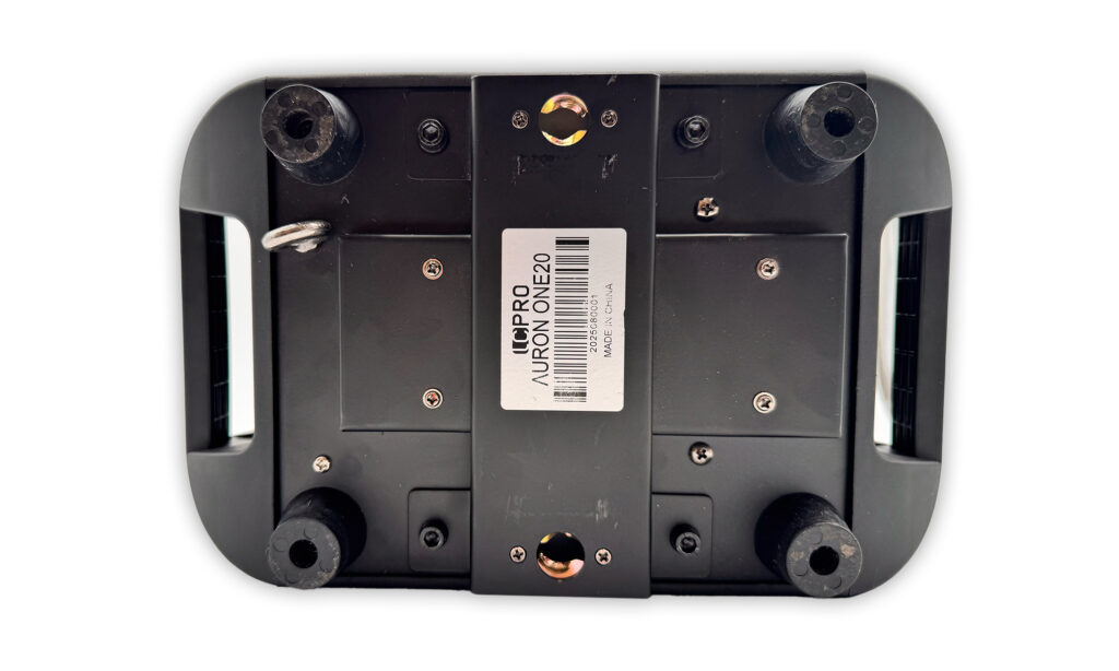 Von unten blicken wir auf das Quicklock-System des LCPRO Auron One20
