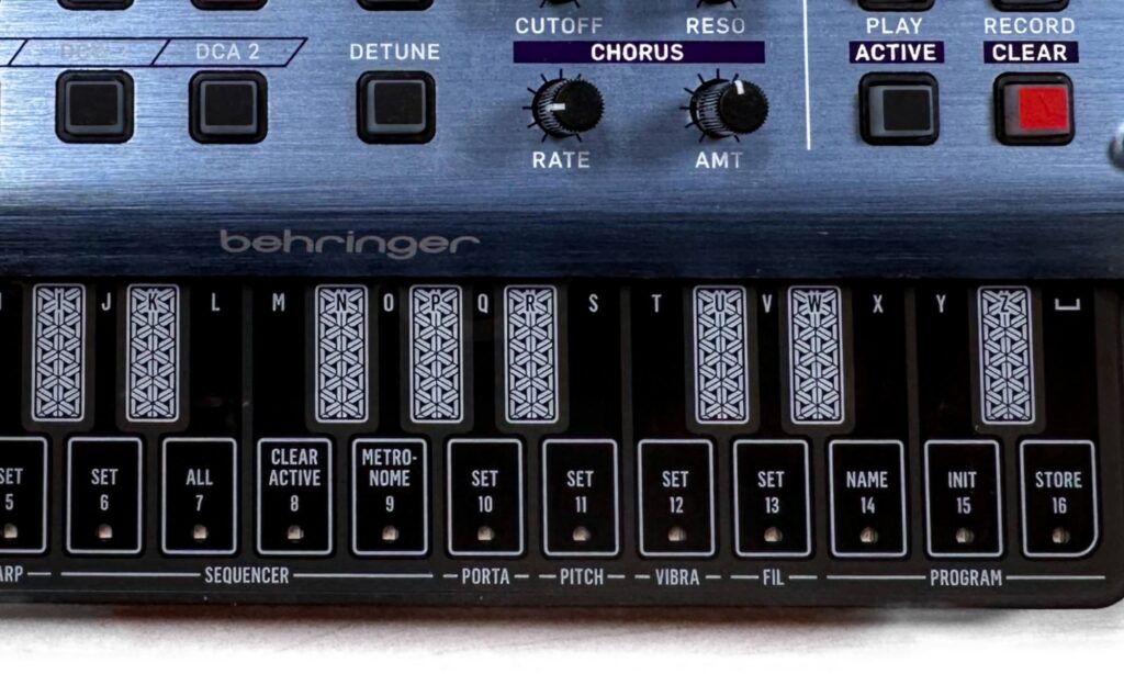 Behringer CZ-1 Mini: Keys.