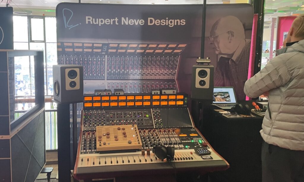 Ungewöhnlich: Rupert Neve und viel Studiotechnologie auf der Superbooth (Bildquelle Sven Rosswog)