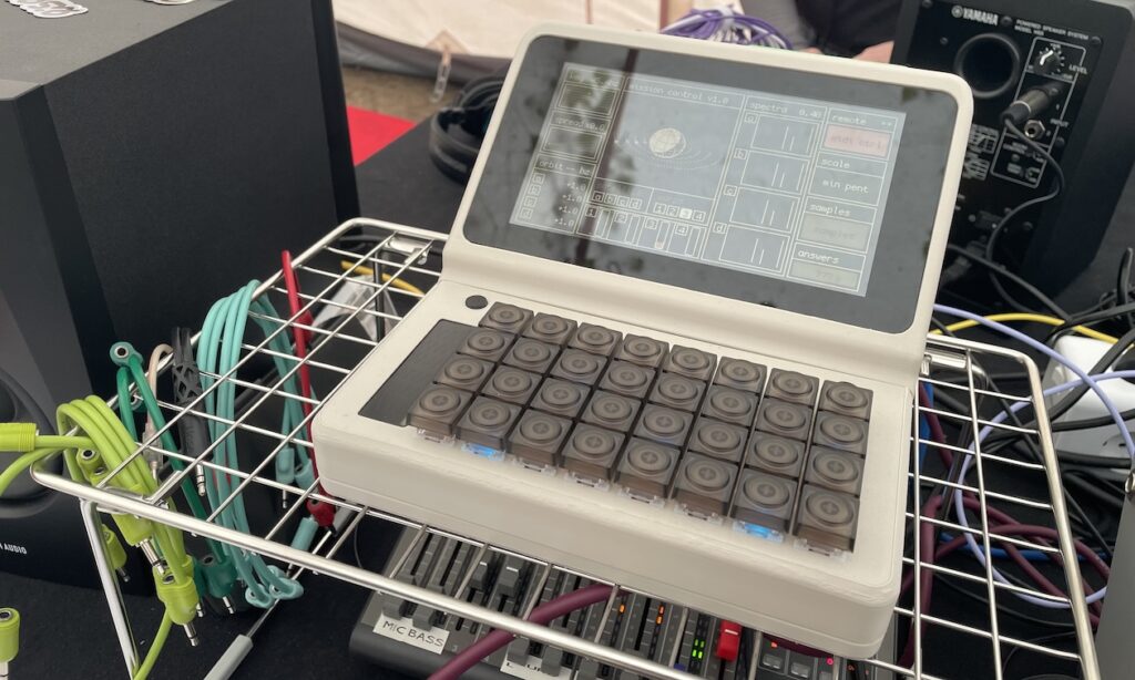 Kein neues Produkt: Nur zu Präsentation eines digitalen Moduls gedacht von Unknown Devices (Bildquelle: Sven Rosswog) 