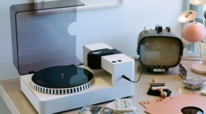 Das DIY-Vinyl-Presswerk für alle: Wie kann man eigentlich eigene Schallplatten pressen? Artikelbild