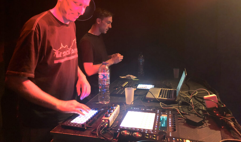 TokTok spielen auch zu zweit fette Liveacts mit vielen Instrumenten / TokTok ohne Soffy O (Foto: TokTok)