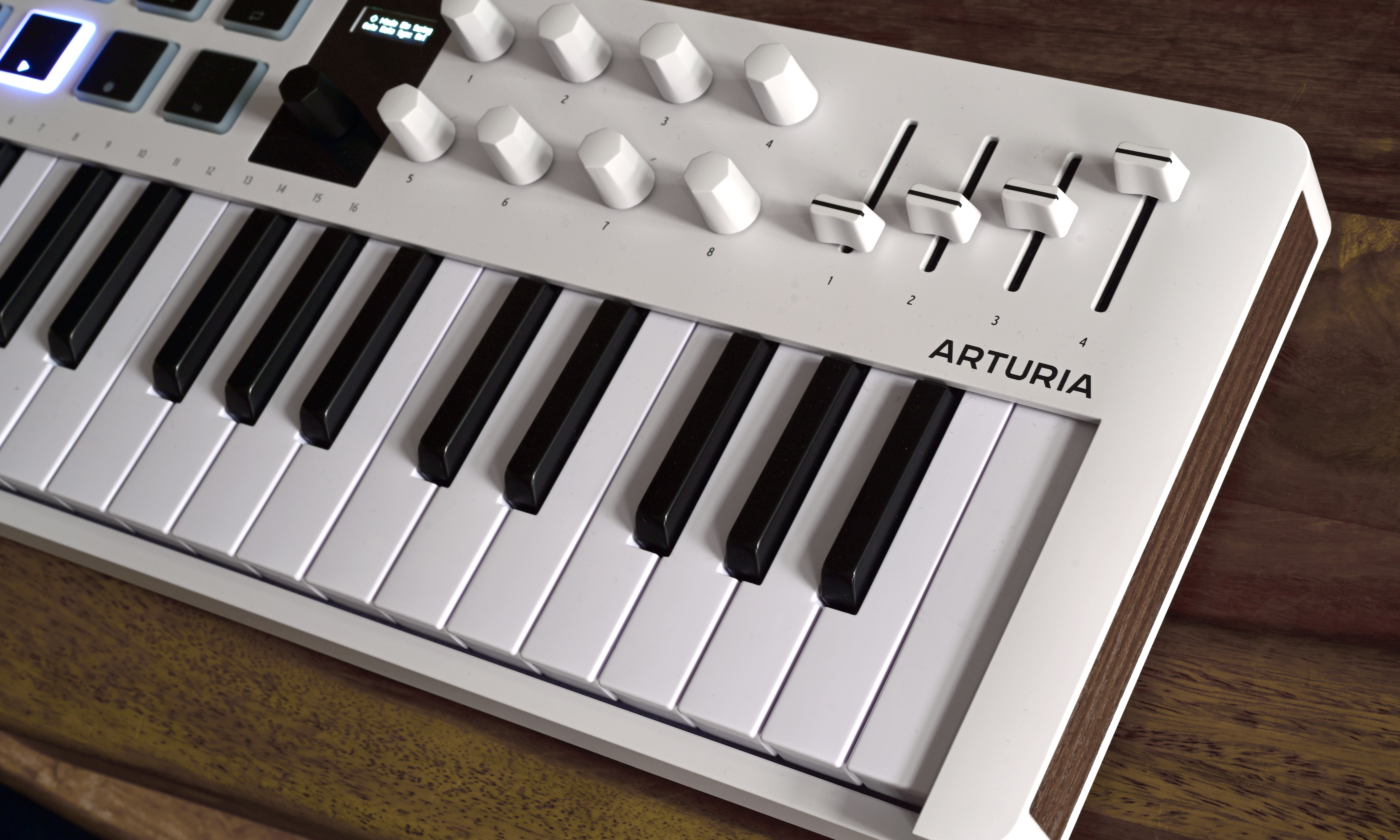 Arturia MiniLab 37 White