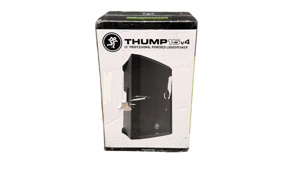 Mackie Thump 15v4 und 18Sv4 Test: Das Topteil wird im bedruckten Mackie-Karton geliefert