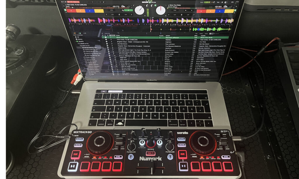Numark Mixtrack Go mit Serato