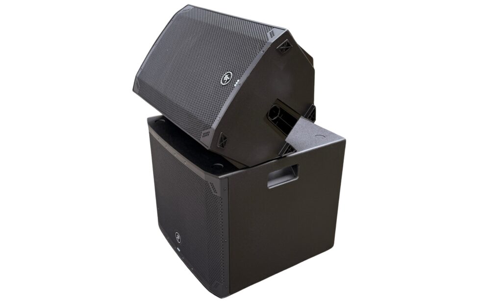 Mackie Thump 15v4 und 18Sv4 Test: Dank Gehäuseschräge lässt sich das Topteil als Bühnenmonitor (Wedge) betreiben