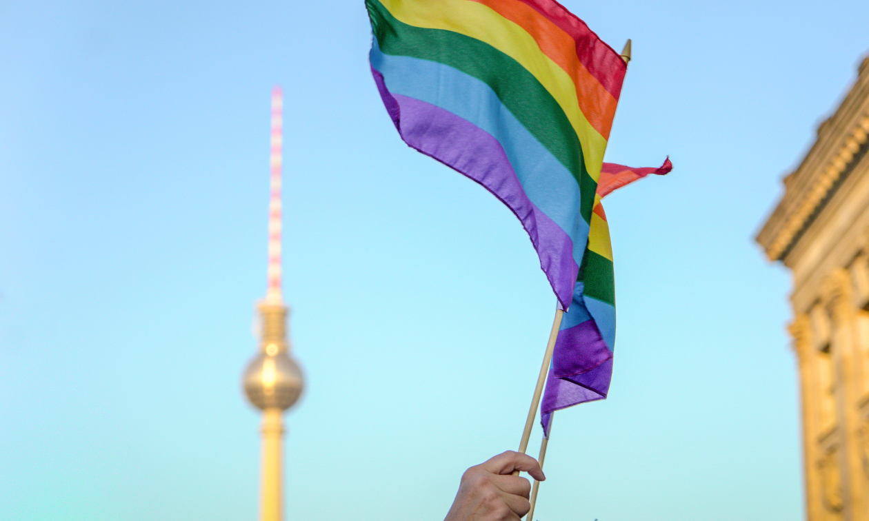 Nach dem CSD-Anschlag in Berlin: So reagieren Herbert Grönemeyer, Ikkimel und Tokio Hotel Artikelbild