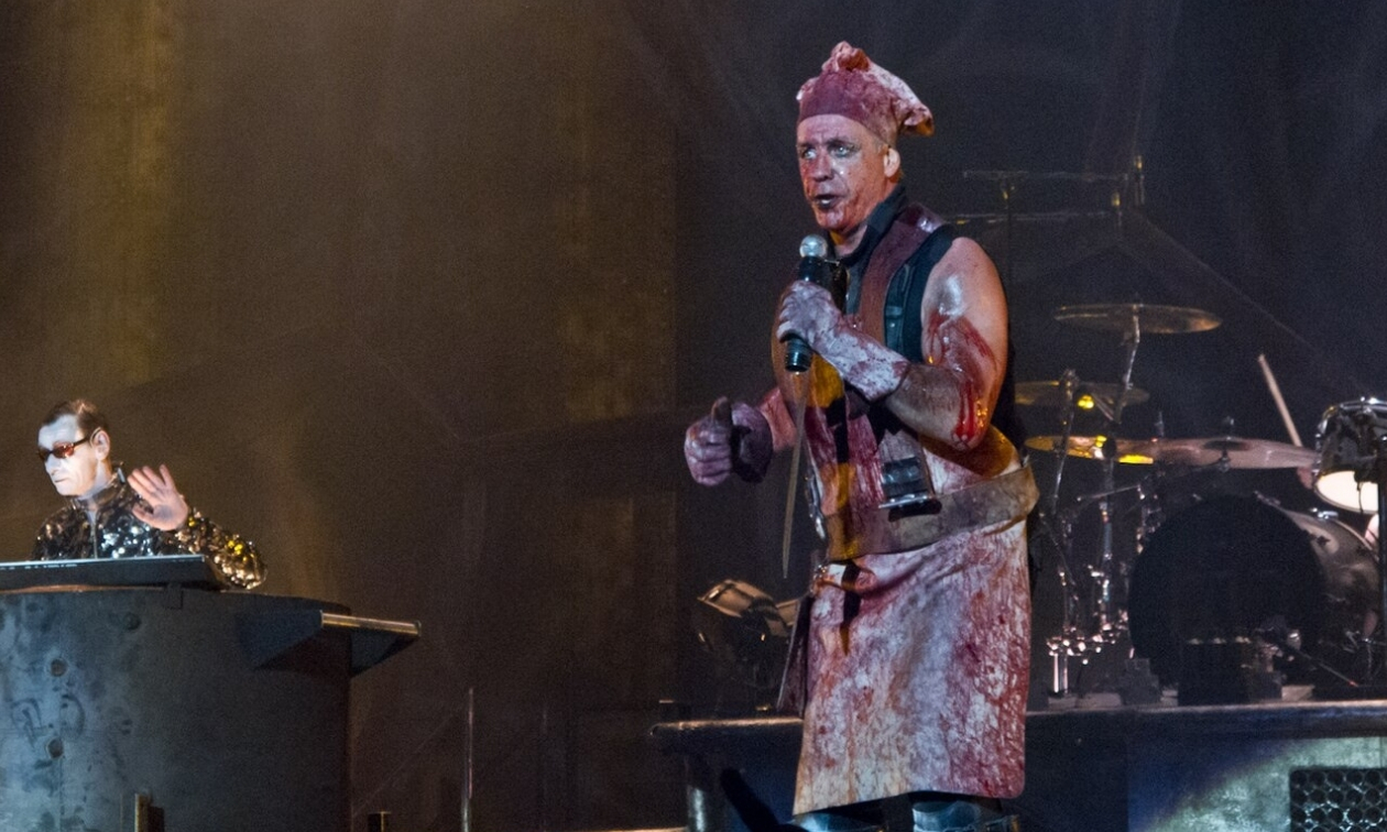 Till Lindemann: entblößter Fan und viele Fische beim Tillfest Artikelbild