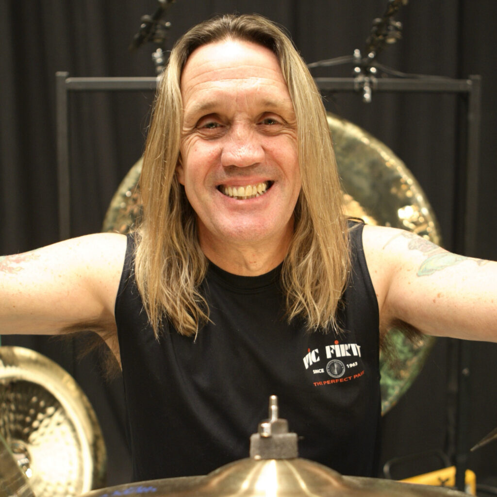 Nicko McBrain geht mit seiner Autobiografie auf Lesetour