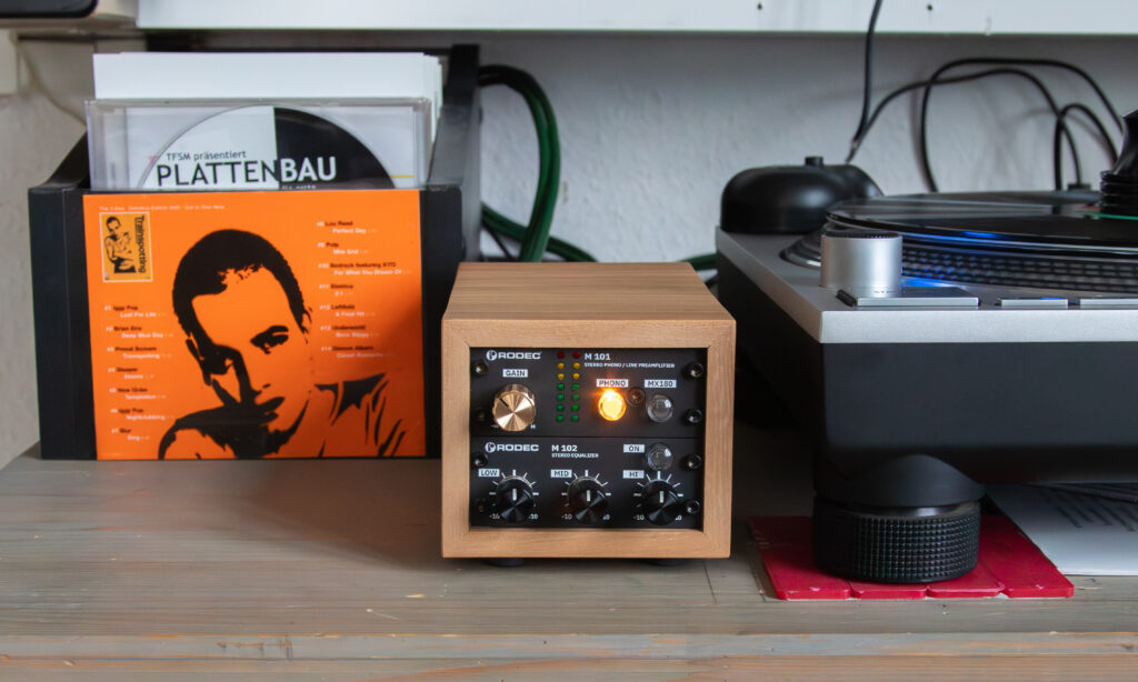 Eine LED an: Diskreter Phono-Preamp ohne EQ (Bild: Rodec)