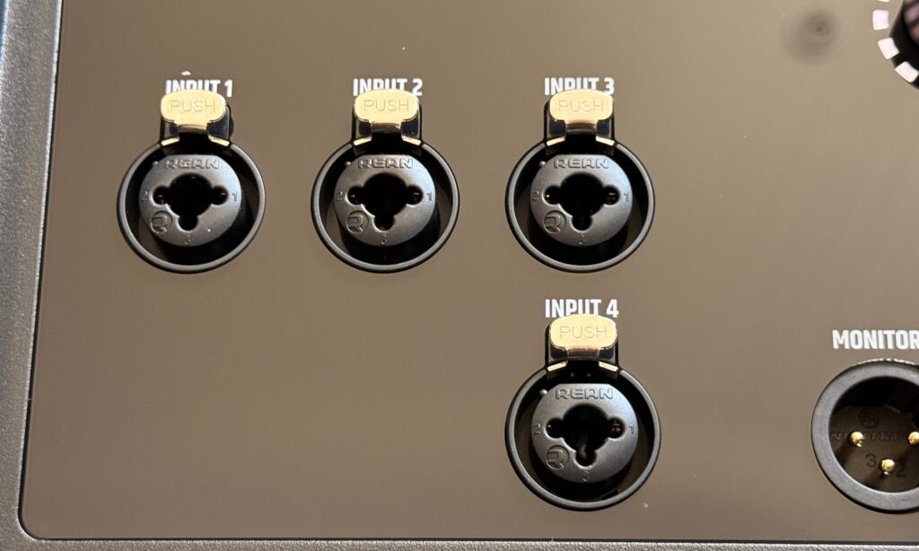 Die Audio-Eingänge des LD Systems Maui 28 G3 Mix