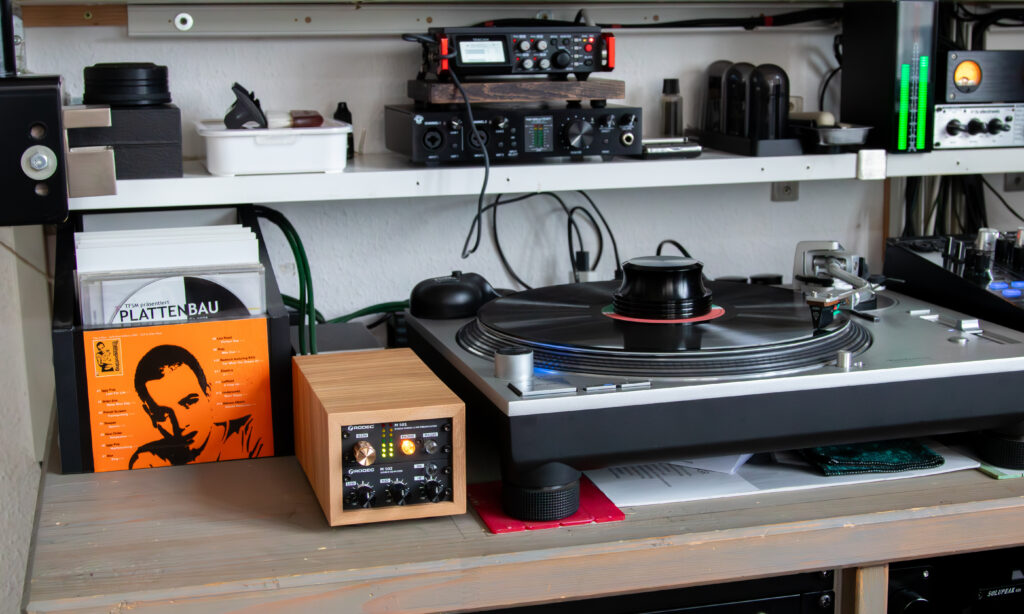 Das Recording-Setup: Technics 1200GR, Ortofon MCX30, Ortofon T-20, Rodec Bunk 01 sowie der Recorder Tascam DR701 