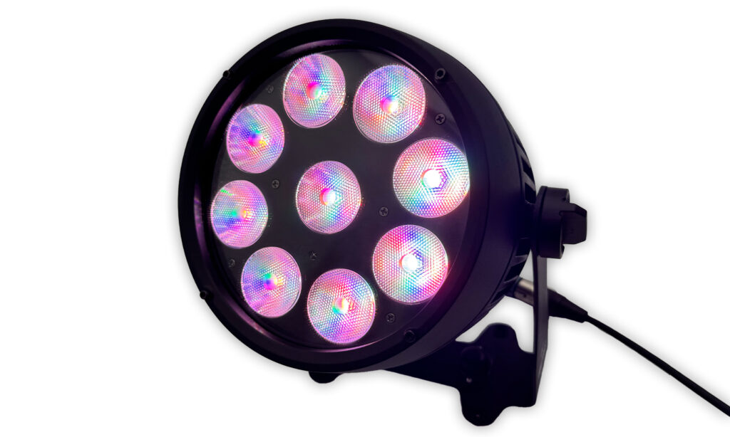 Per DMX kann ich den LCPRO Show.LED C6 MK2 auch aus der Ferne zum Leuchten bringen