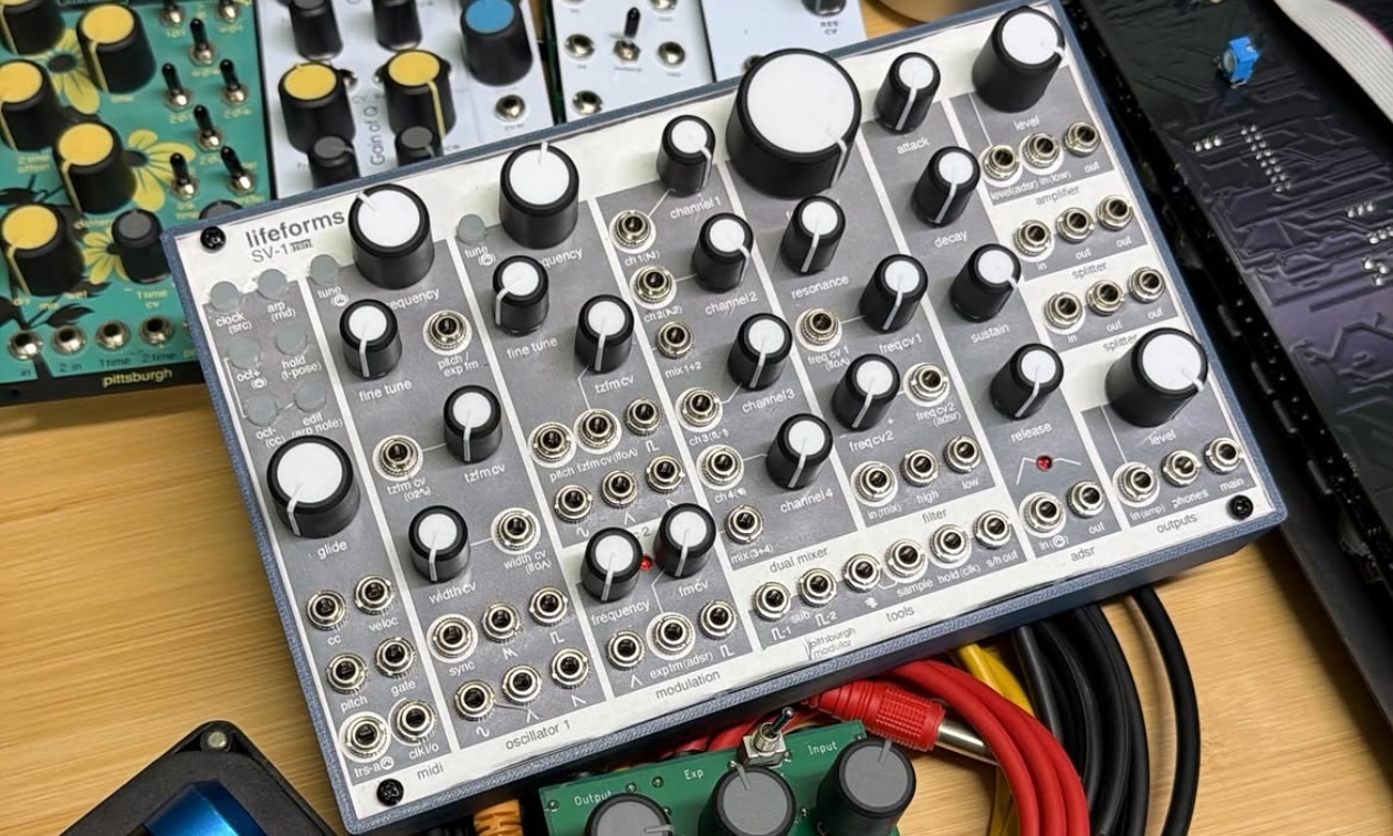 Pittsburgh Modular Lifeforms SV-1 Mini: semi-modularer Synthesizer Artikelbild