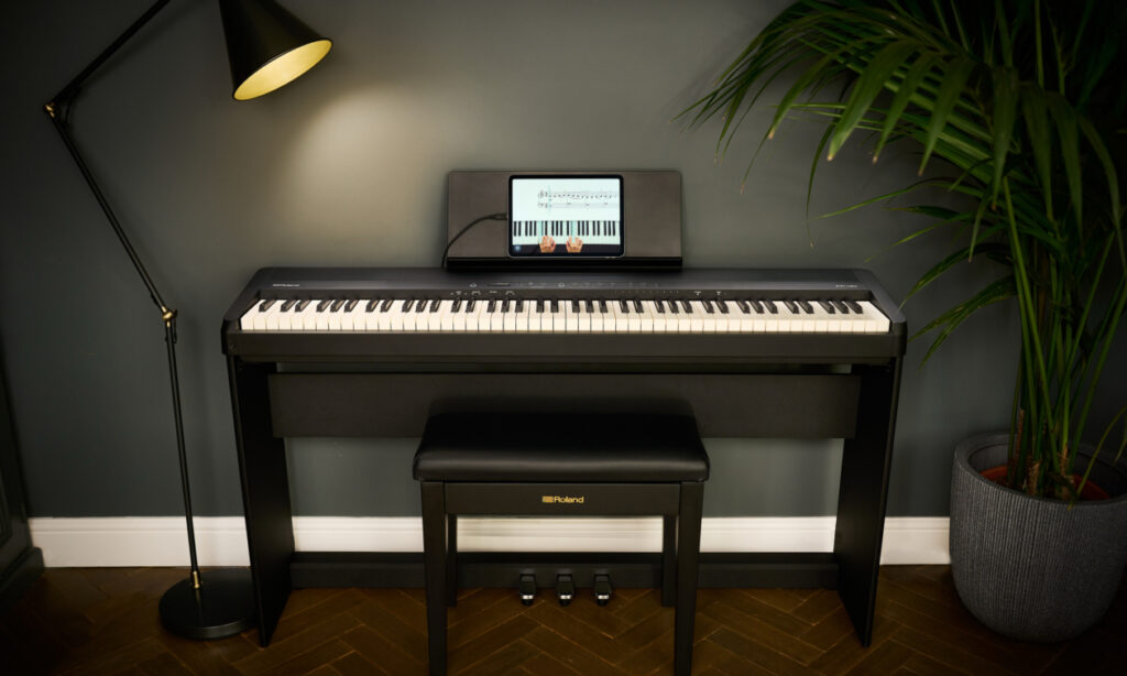 FP-40 und Piano Sphere App (Bildquelle: Roland)