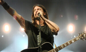 Dave Grohl spielt erstmals mit AC/DC und erfüllt sich seinen Kindheitstraum Artikelbild