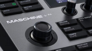 Ultraheiße Deals der Woche bei Gibson-Gitarren, Native Instruments und Digitech - und eine Discokugel! Artikelbild