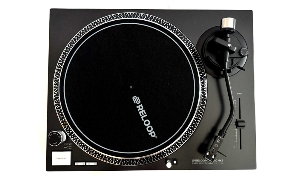 Das „neue” Top-Panel des Reloop RP-2000 MK4
