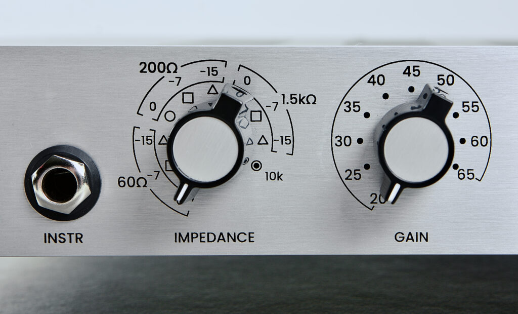 Detailansicht der Front-Bedienregler des Warm Audio / Sound Techniques Jude-MP2 Preamps