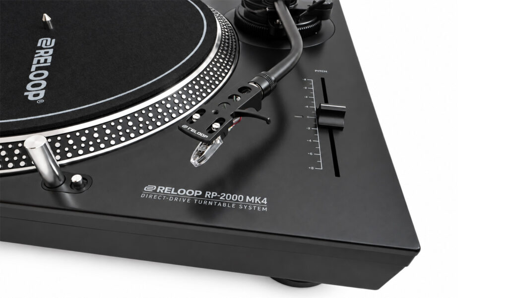 Der vormontierte Tonabnehmer des Reloop RP-2000 MK4