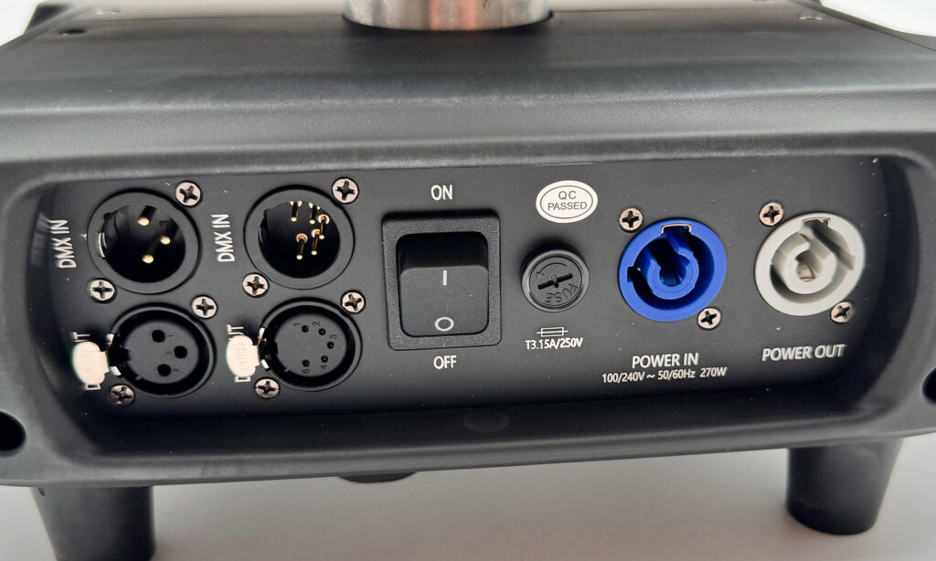 … finden wir alle Anschlüsse des Eurolite LED TMH-S200 CMY BSW
