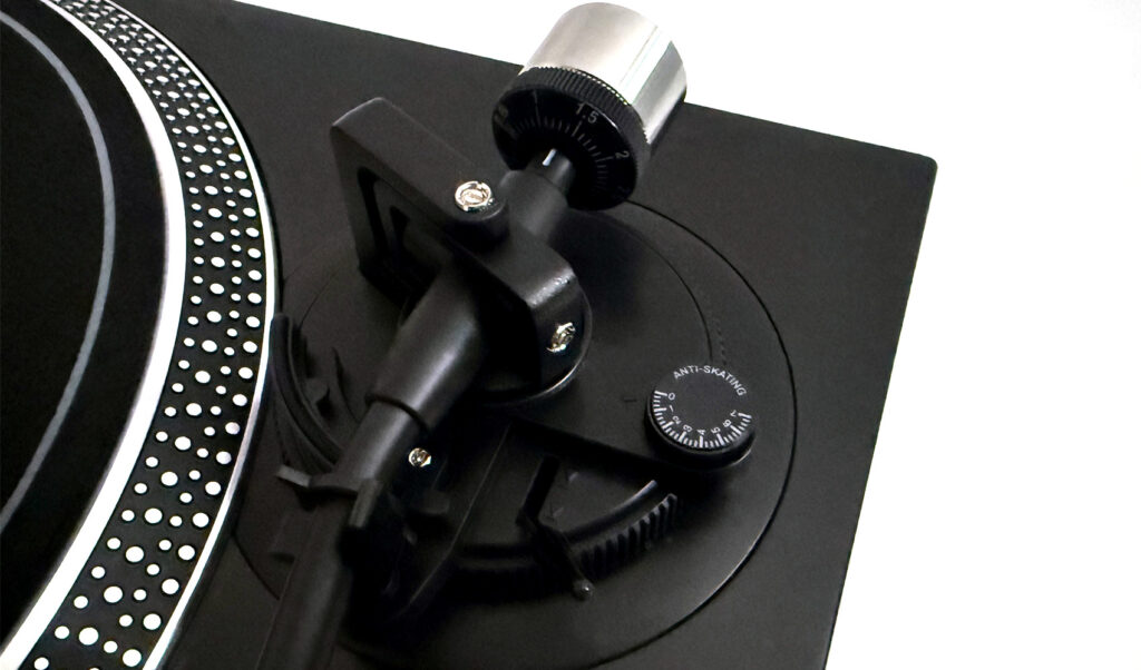 Die Tonarmbasis des Reloop RP-2000 MK4