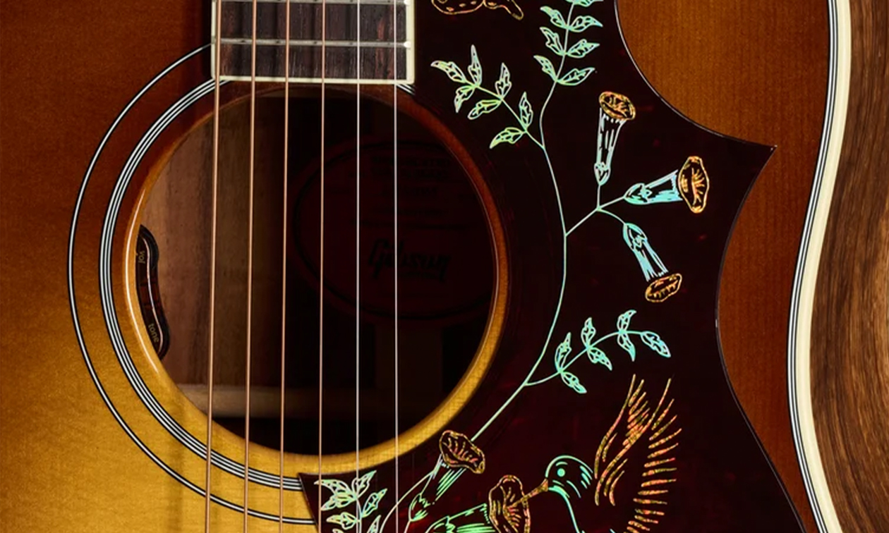 Zwei neue Koa-Modelle: Gibson Custom Hummingbird Elegant Koa Honey Burst & SJ-200 Elegant Koa Honey Burst Artikelbild