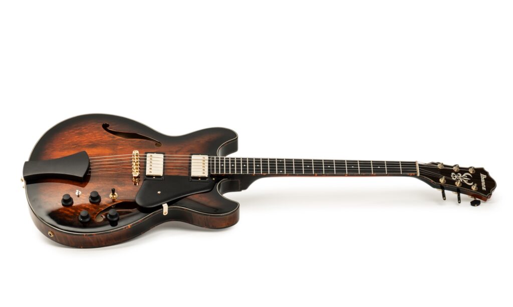 Ibanez ASH300 bonedo Test