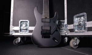 Jackson Chris Rörland SL7 Soloist: Sabaton-Gitarrist bekommt sein erstes Signature-Modell Artikelbild