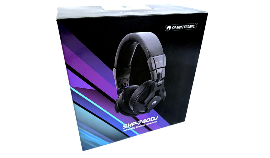Der Karton des Omnitronic SHP-740DJ