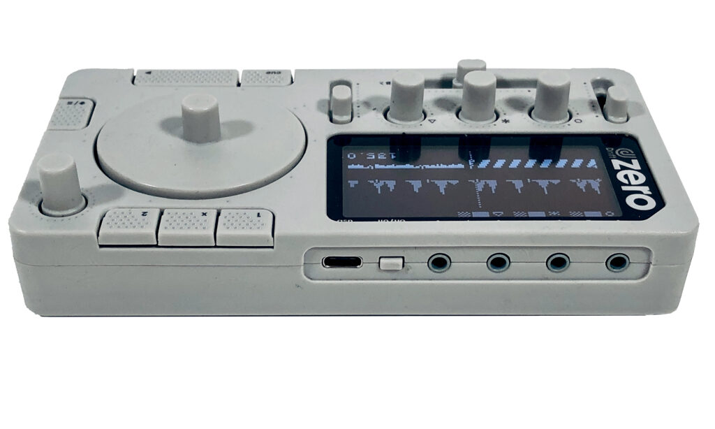 Je zwei analoge Ein-und-Ausgänge auf der Rückseite des Drift DJ Zero Sorgen für Konnektivität.
