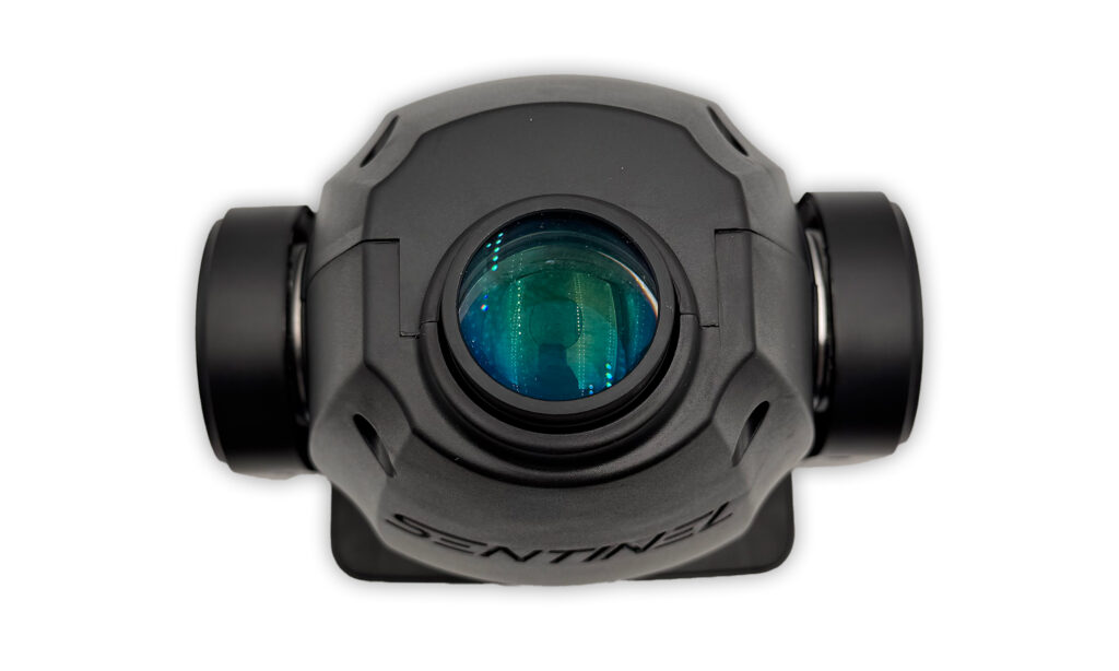 Die Linse des Chauvet DJ Sentinel Spot Q60 ILS sitzt nicht ganz mittig