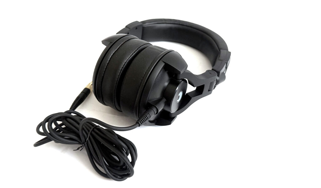 In dieser Tasche kann der Omnitronic SHP-740DJ sicher transportiert werden